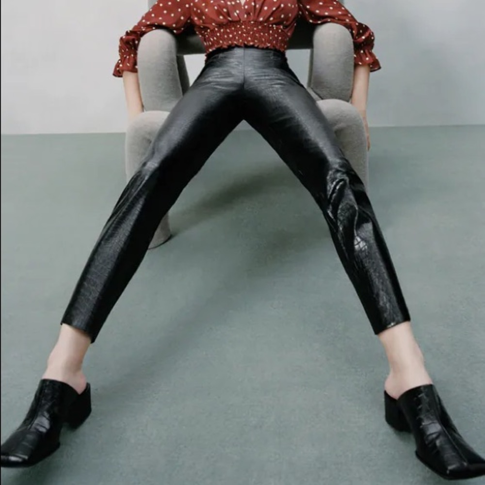 ZARA ANIMAL PRINT FAUX LEATHER SKINNY FIT TROUSERS - Picture 4 of 6